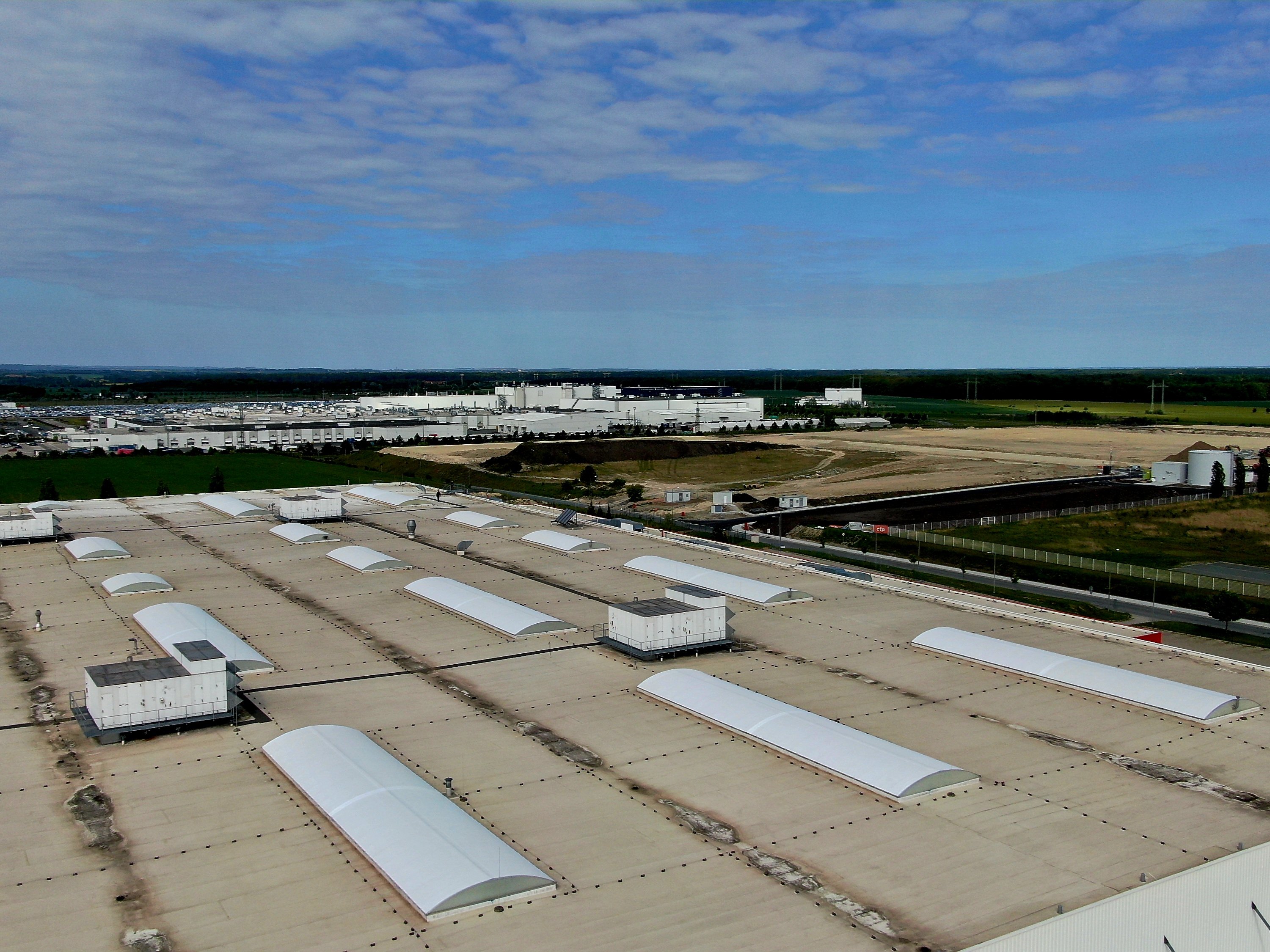 Thermoking-zastineni-prvni-poloviny-haly